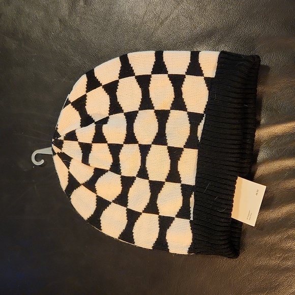 kate spade Accessories - NWT Kate Spade Signature Bow Beanie